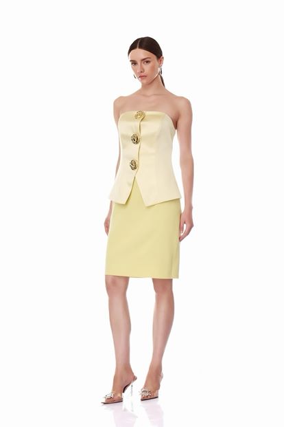 Buttergelbes Mini Abendkleid aus Satin mit Rosenapplikationen